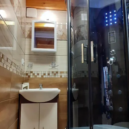 Nad Jeziorem Apartment